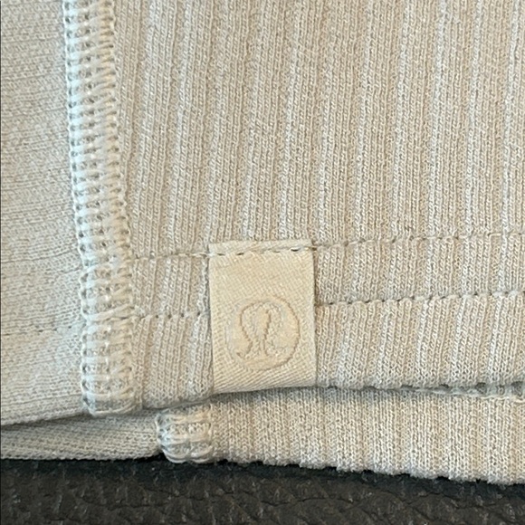 Lululemon Tank Top and Shorts Set. Size 4. - Picture 8 of 8